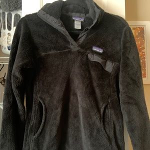 Women’s black synchilla Patagonia